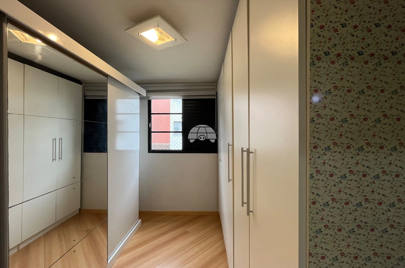 3-bedroom apartment with a washing machine — photo 10