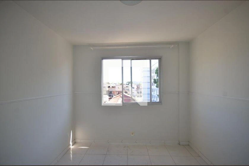 2-bedroom apartment with a glass shower box and pets allowed — photo 9