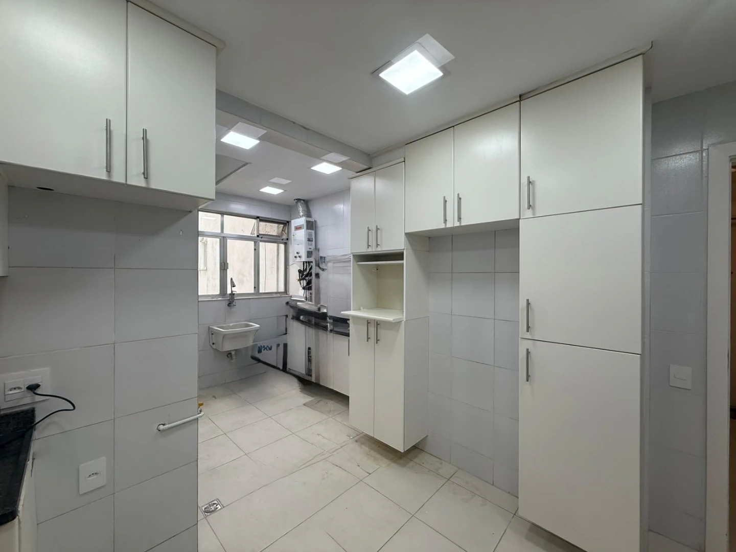 Floor-to-ceiling windows in a 3-bedroom apartment, 133 m² — photo 6