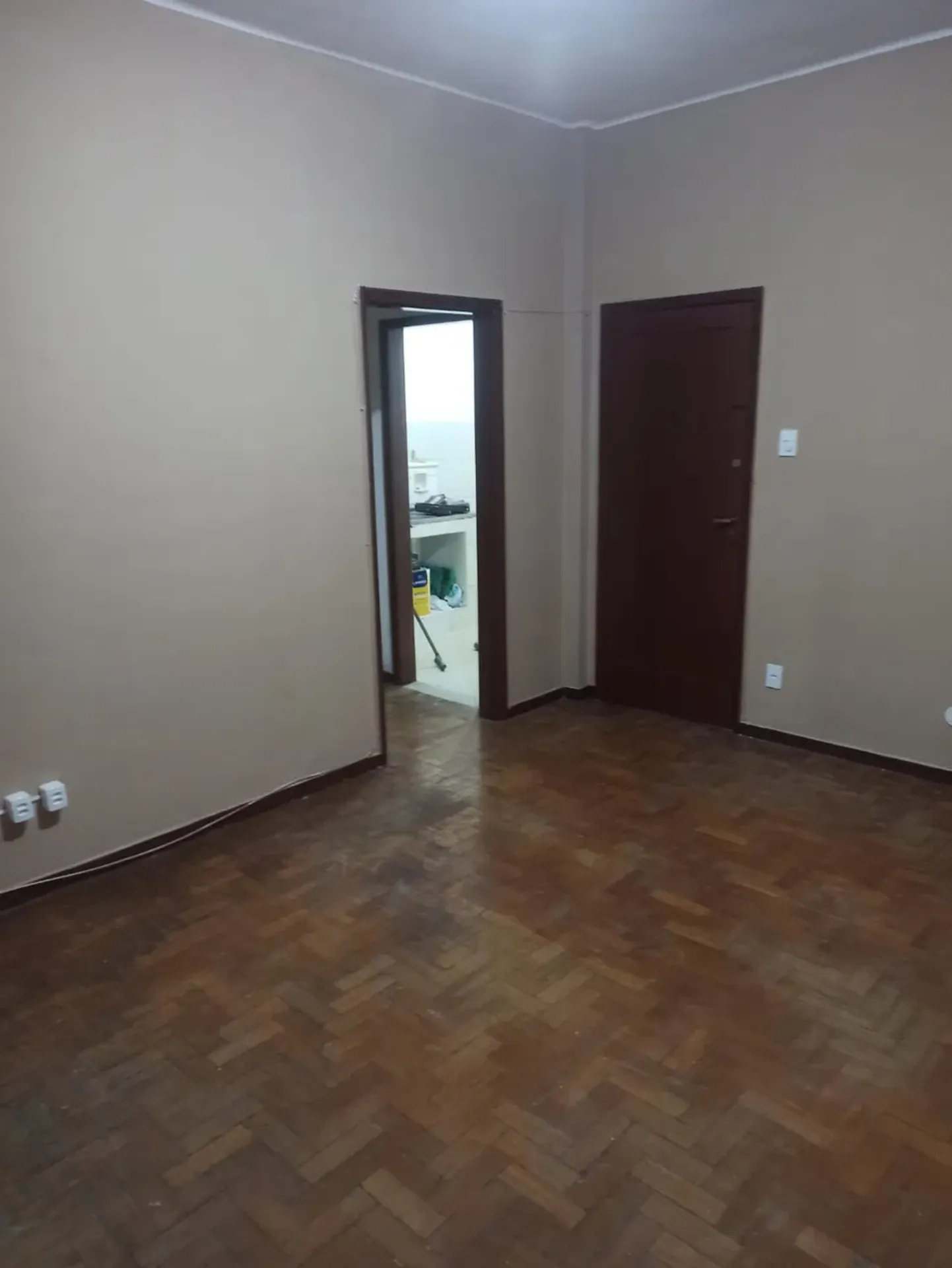 Apartment on the 2nd floor with wood or laminate floors — photo 11