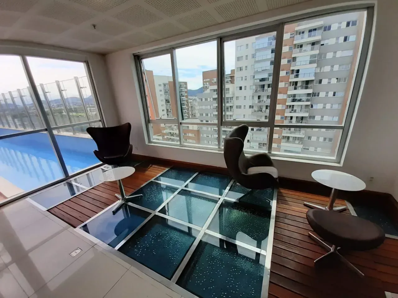 2 quartos e janelas do piso ao teto: apartamento de 78 m² — photo 3