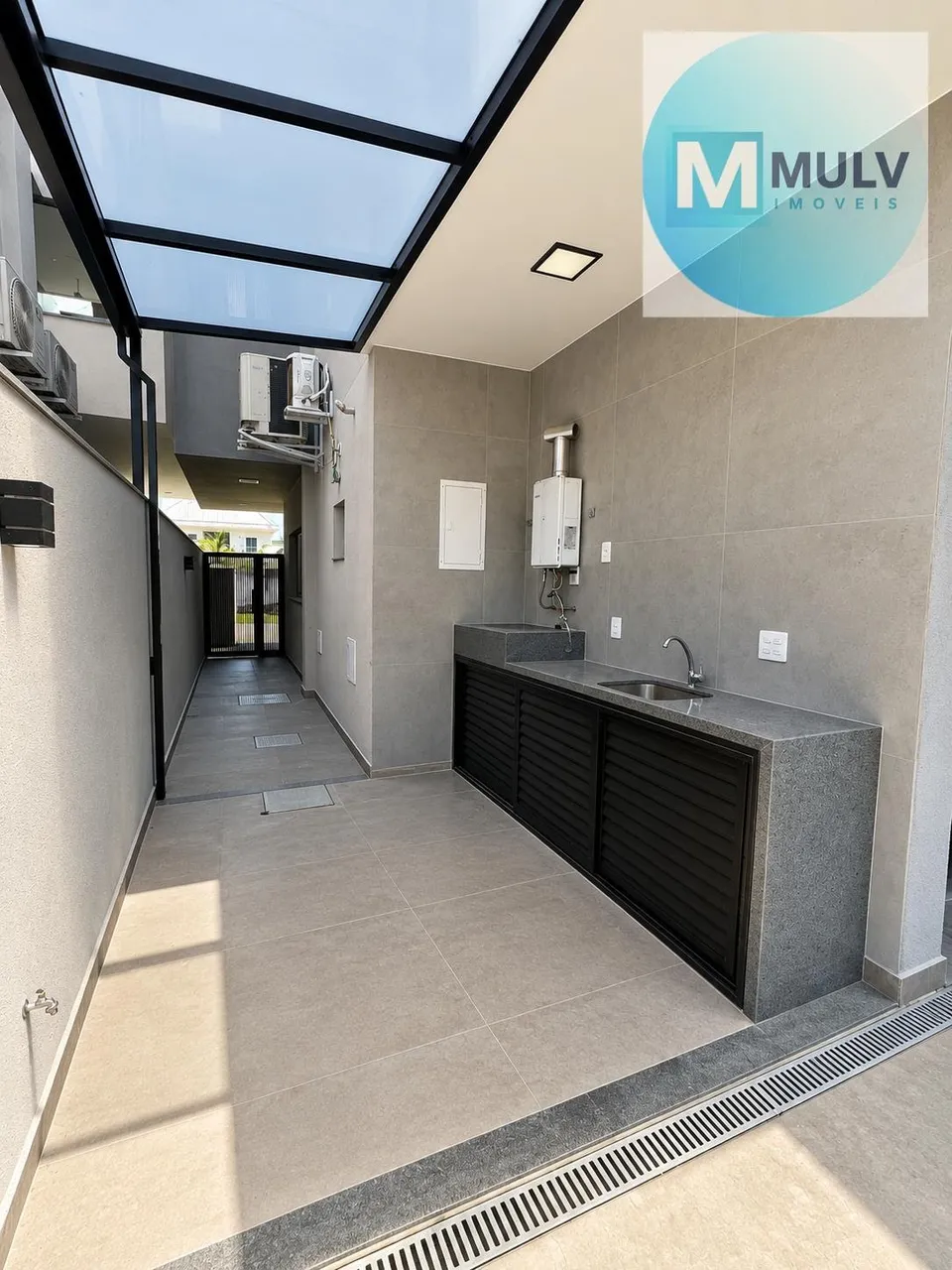 House, 312 m², with a walk-in closet — photo 7