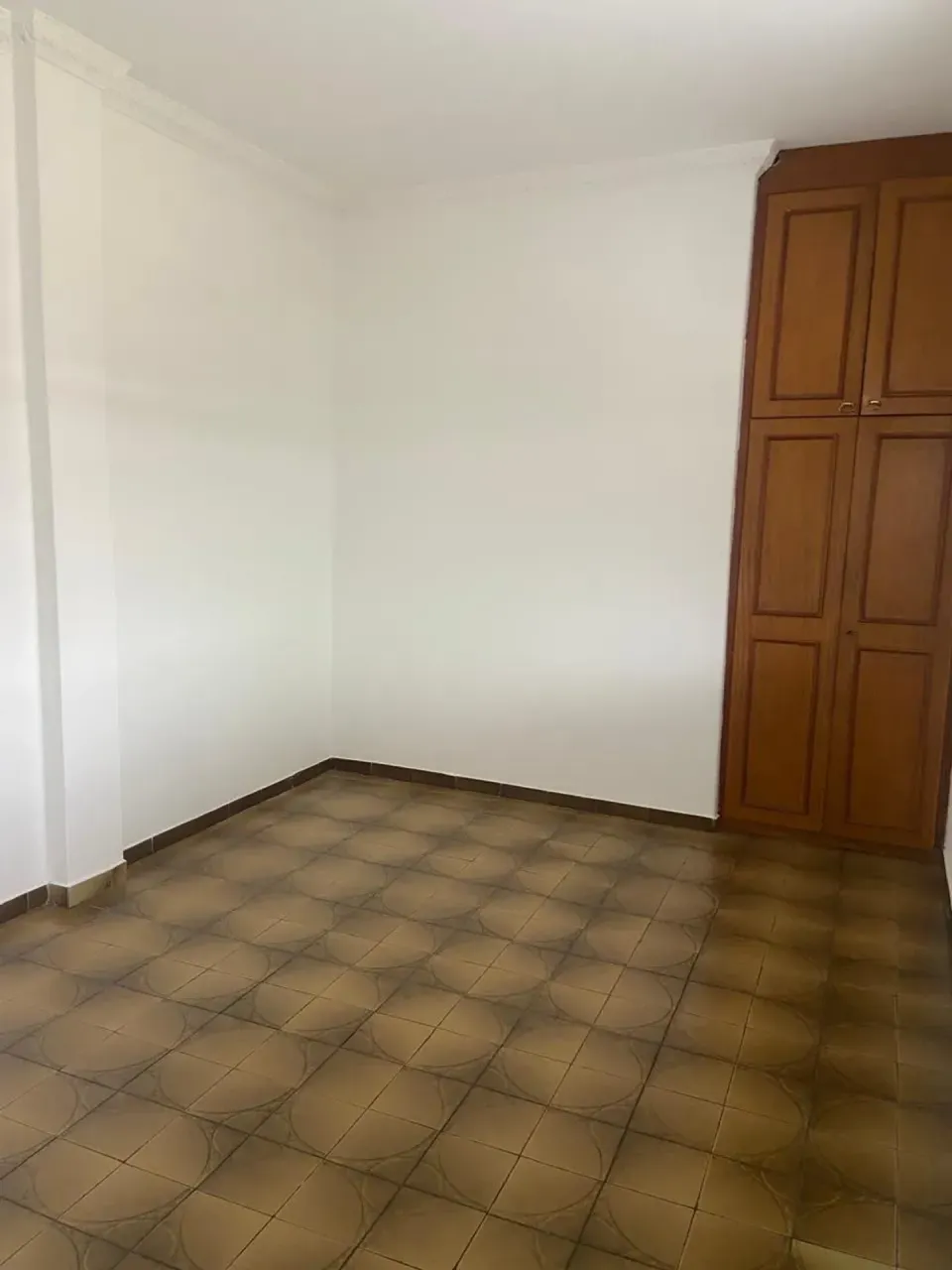 Квартира с 1 спальней, балконом и кафельными полами — photo 17