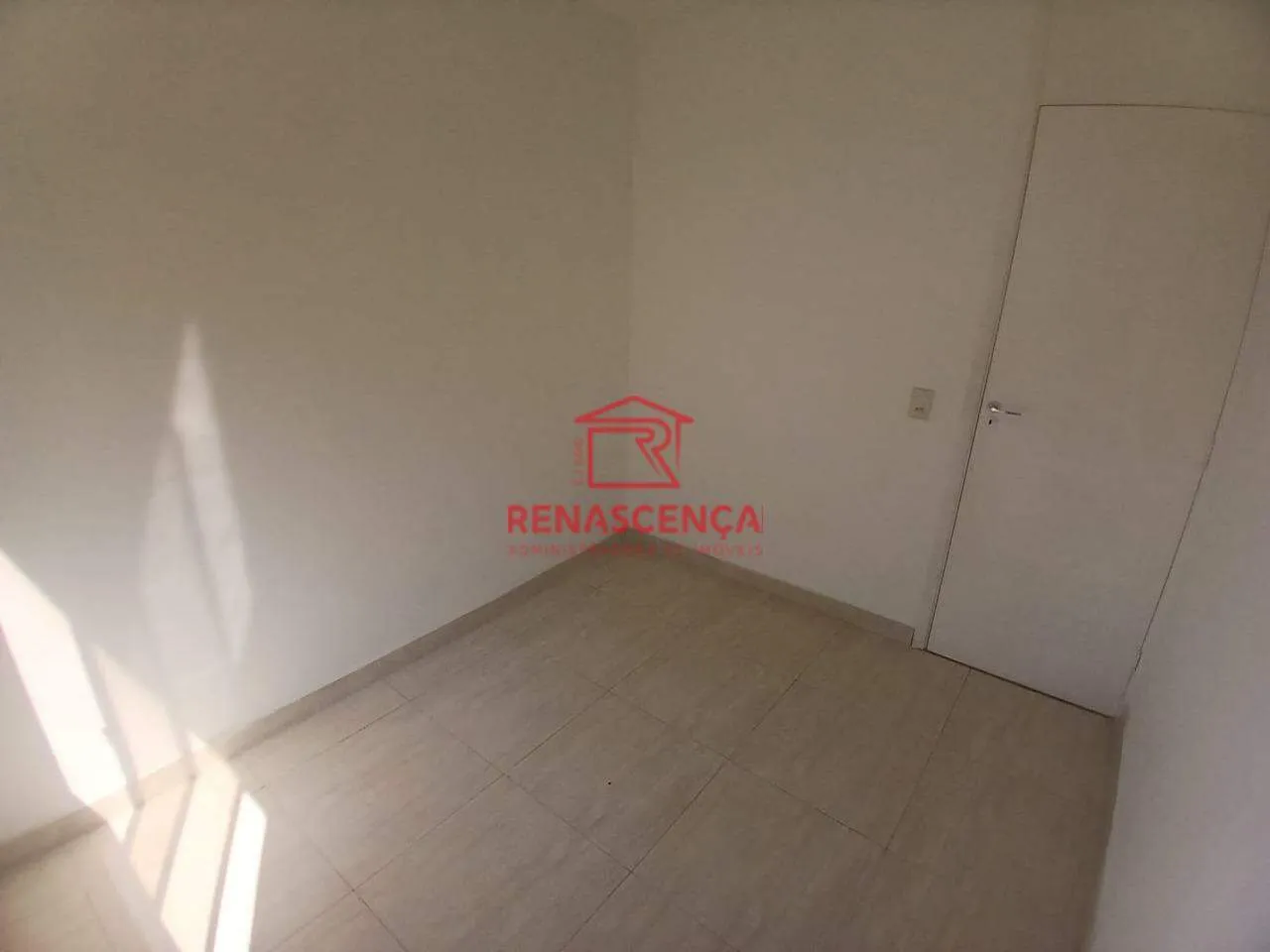 Apartamento de 2 quartos em condomínio com piscina — photo 16