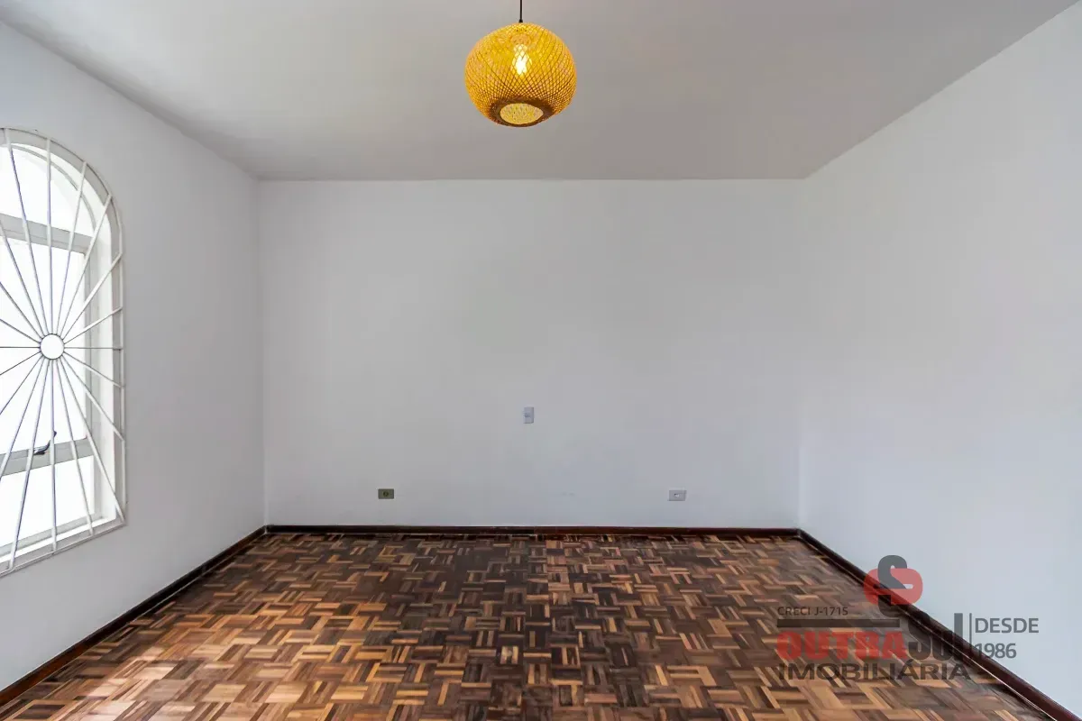 Casa, 215 m², com piso de madeira ou laminado — photo 9