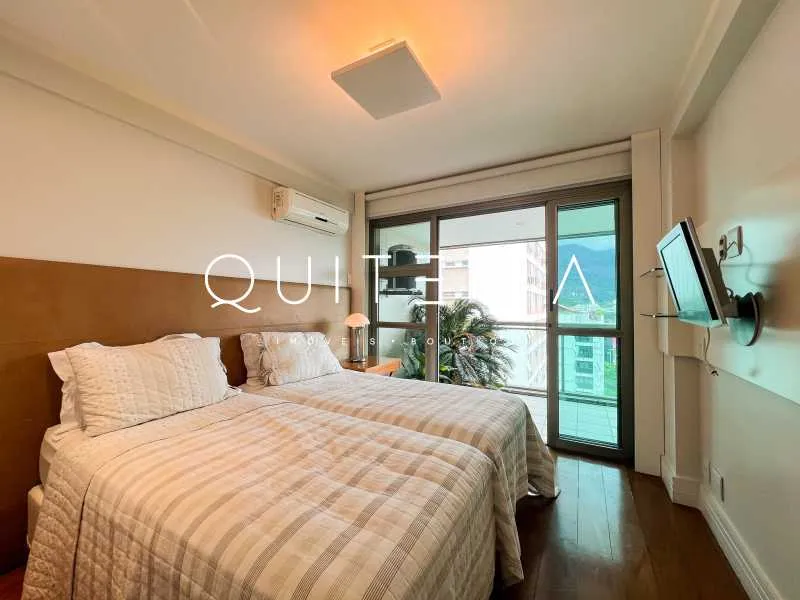 Apartamento duplex com varanda, 3 quartos e 5 banheiros — photo 13