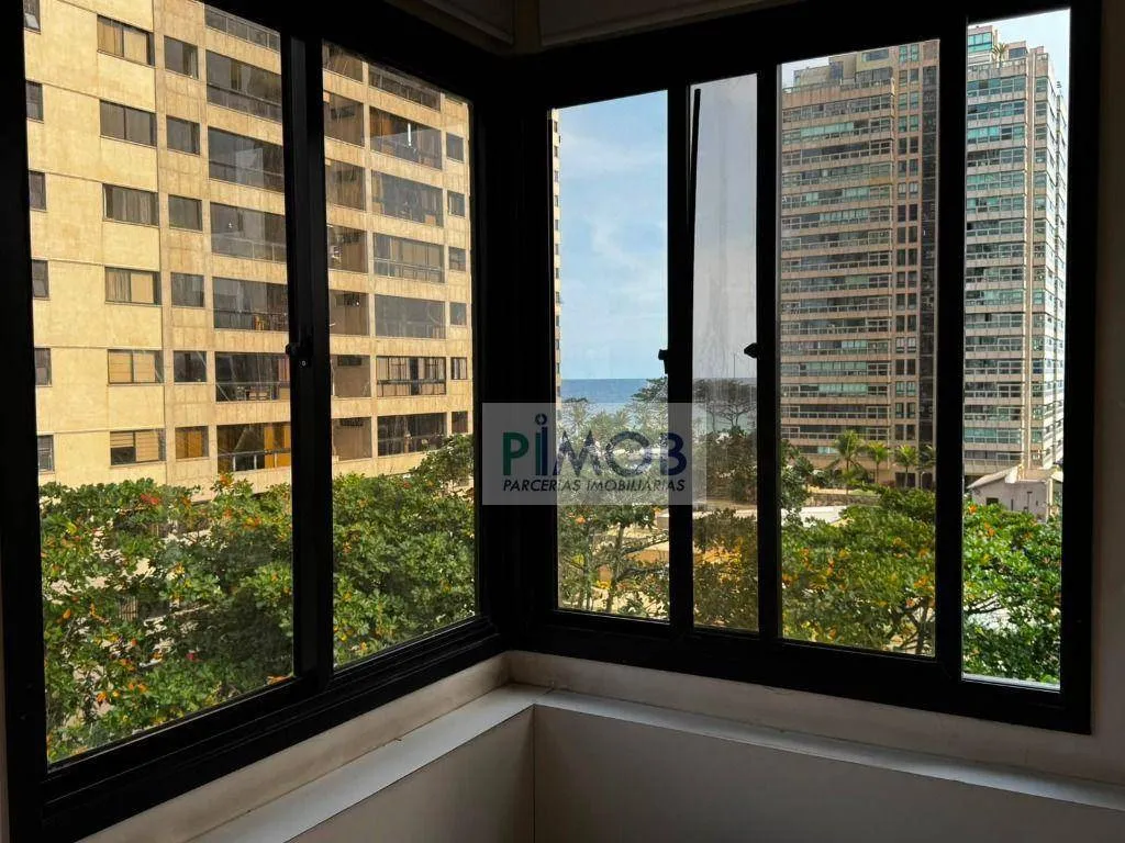 Floor-to-ceiling windows in a 3-bedroom apartment, 110 m² — photo 18