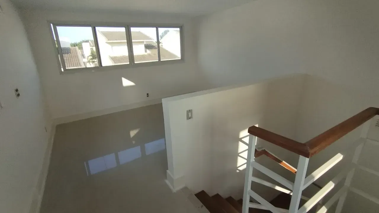 House with 5 bedrooms and 5 bathrooms and balcony grill — photo 19
