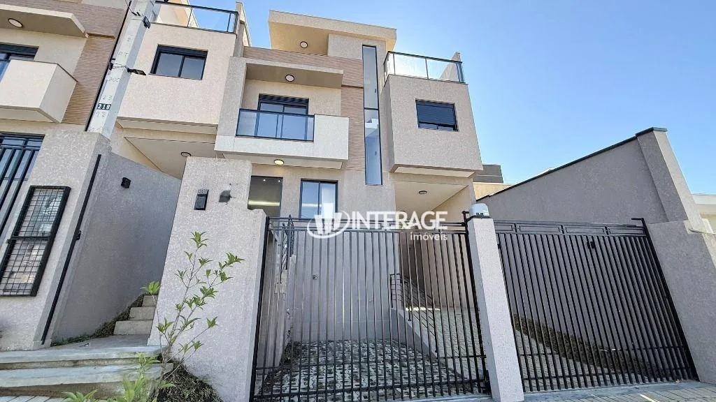 3-suite townhouse with private BBQ and garden