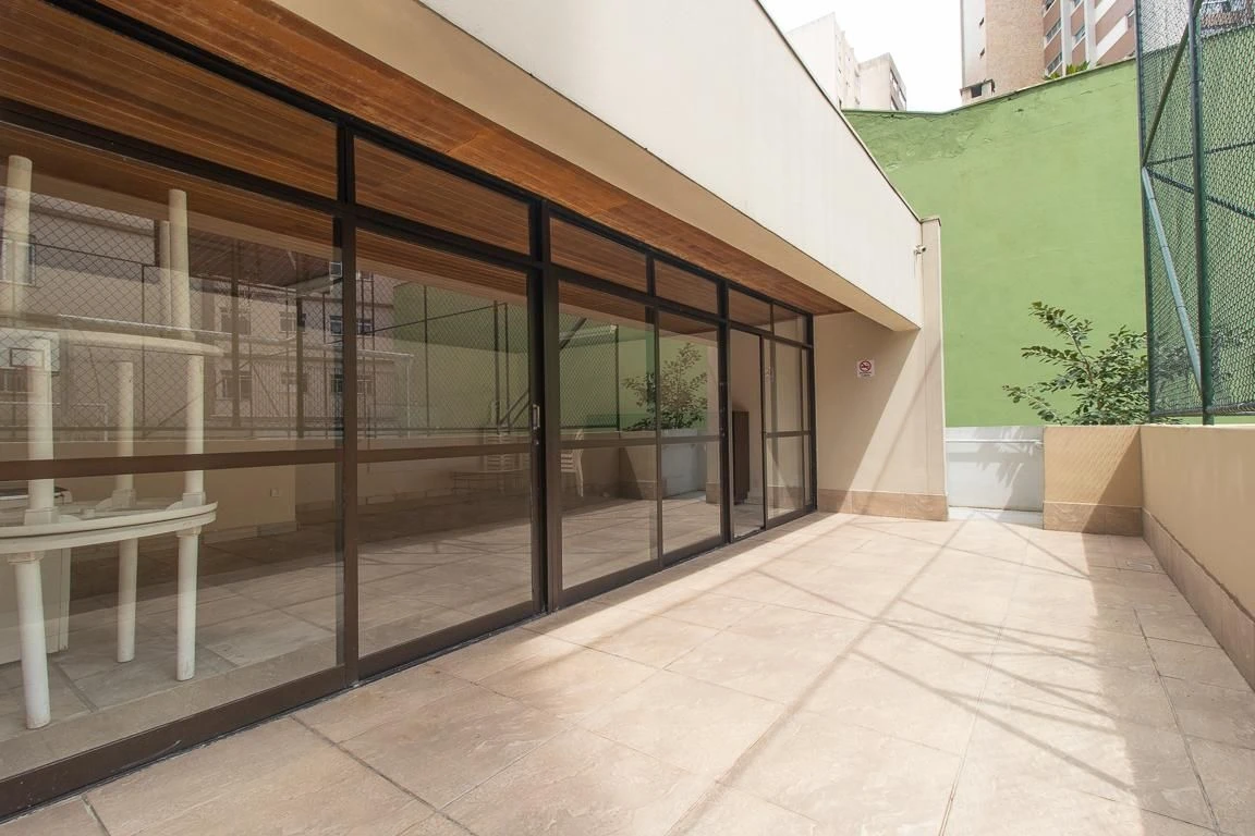 3-bedroom apartment with a bathtub in Curitiba — photo 19