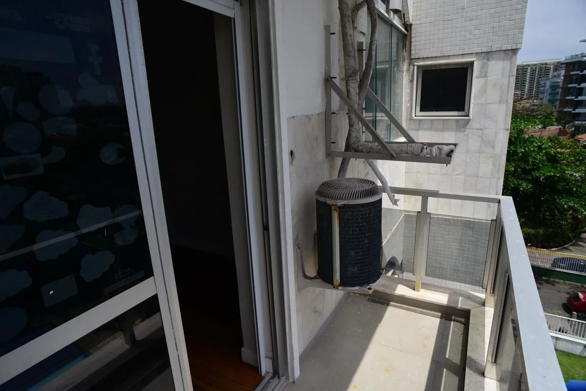 3-bedroom apartment in a building with a gym — photo 28