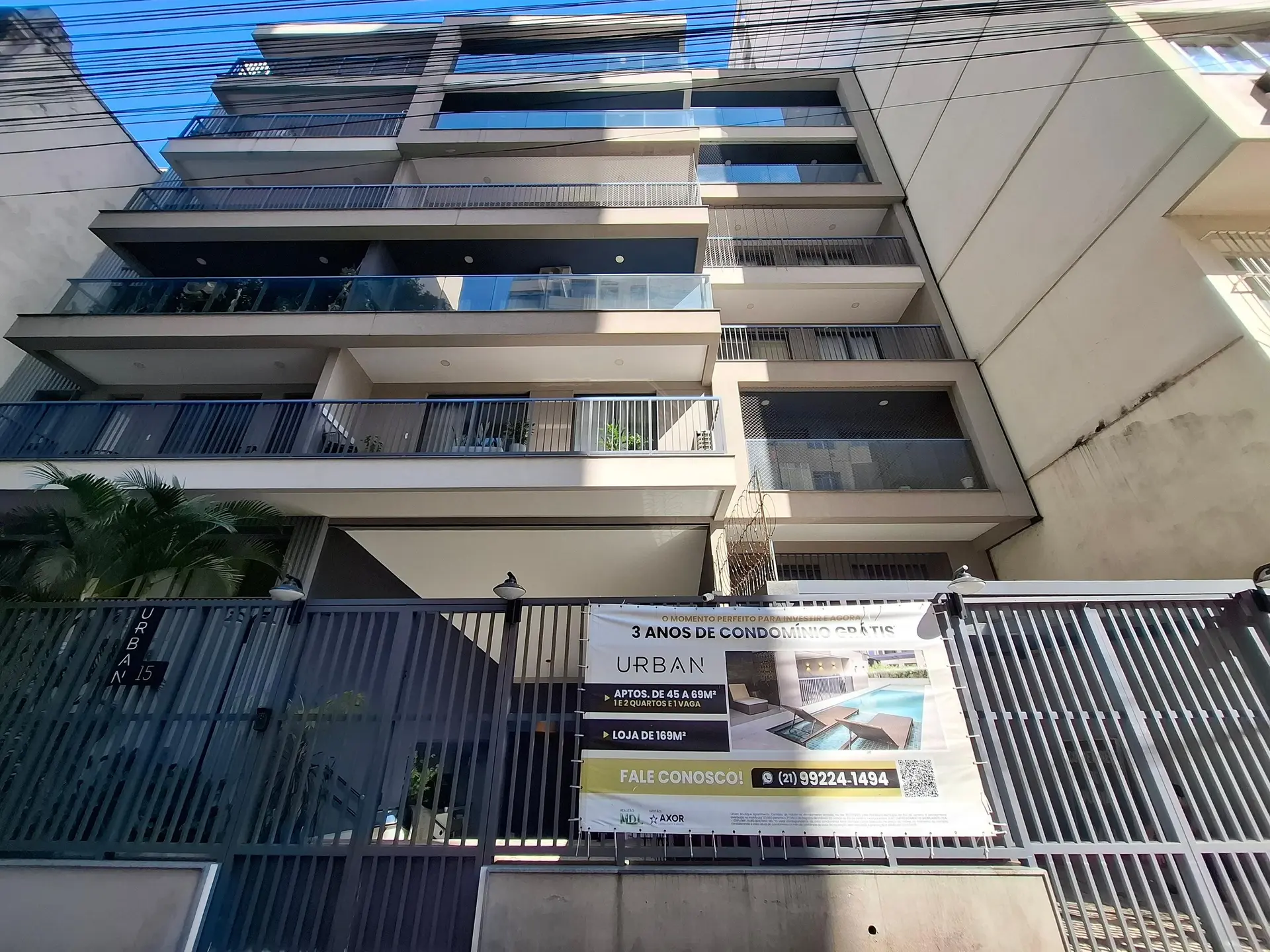 Furnished apartment with home office and balcony — photo 36