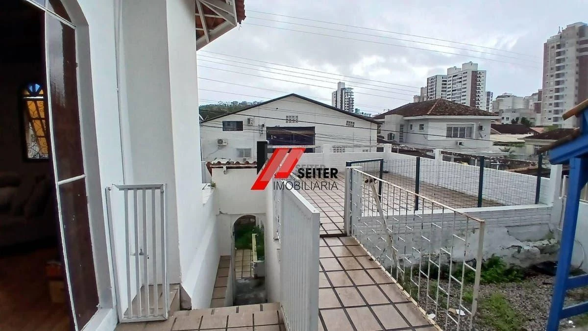 4-bedroom house with a home office in Florianópolis — photo 43