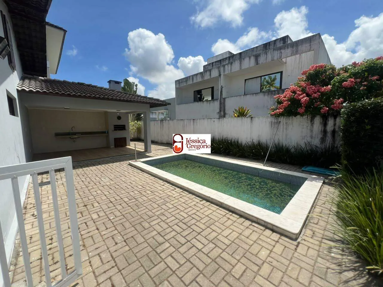 Сад и 4 спальни: дом 240 м² — photo 4