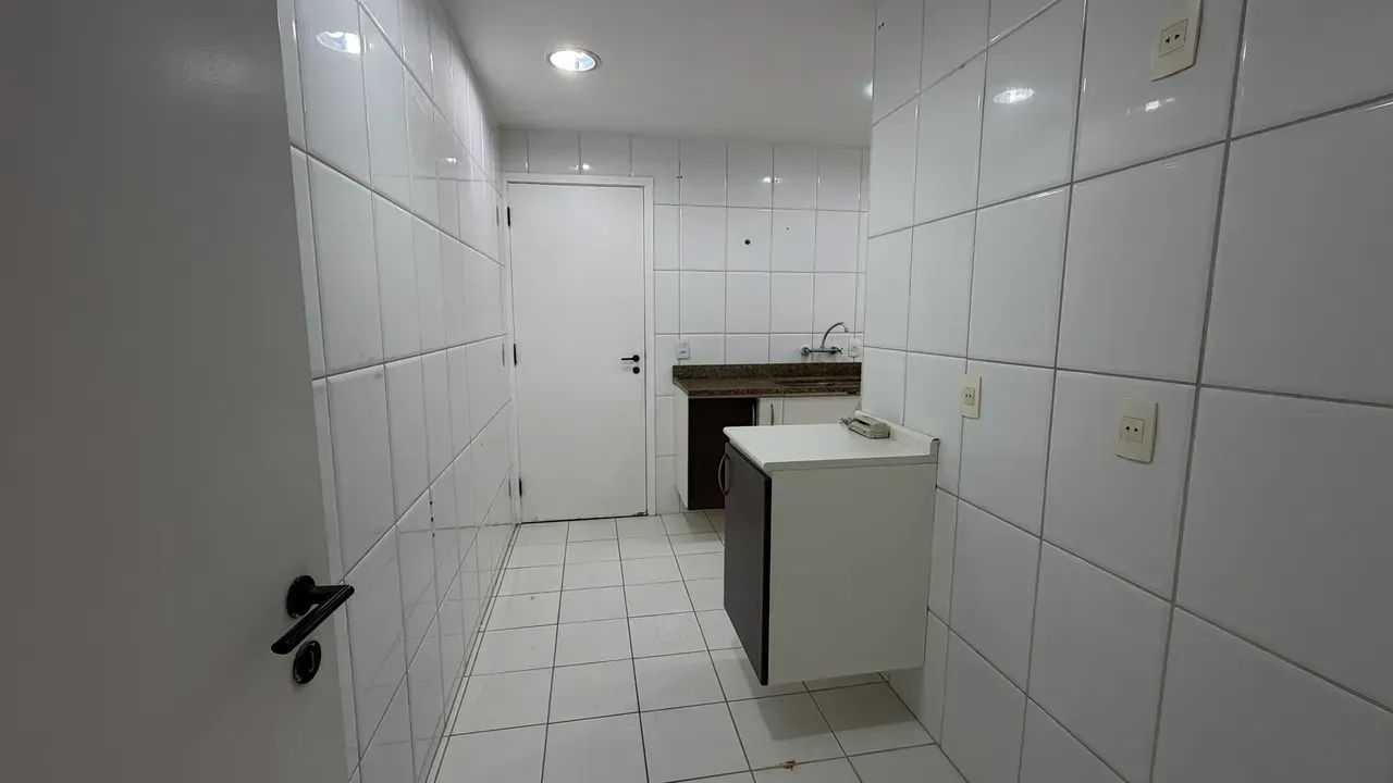 Квартира з 3 спальнями, окремою кухнею та 3 місцями паркування — photo 6