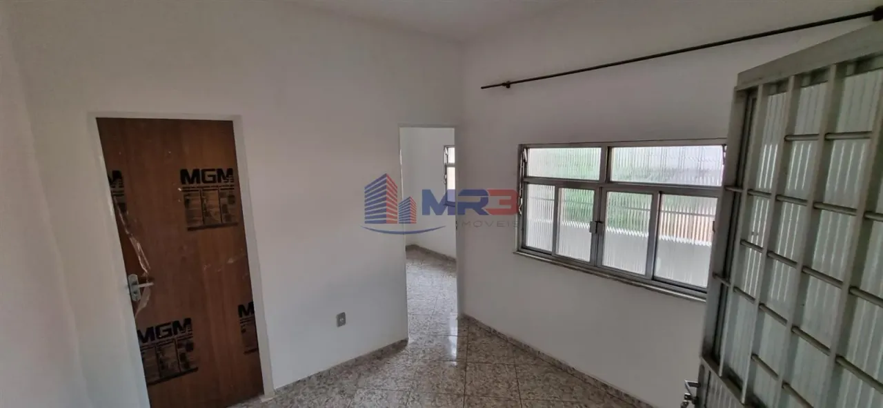 2-bedroom rental house with 1 bathroom and no parking — photo 18