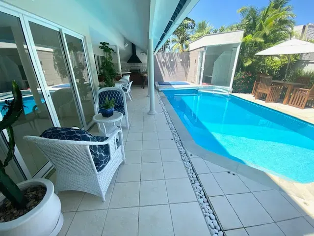 Casa com 4 dormitórios e 5 banheiros, com garagem — photo 43