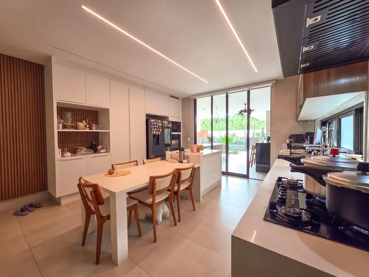 Furnished house, 920 m², with a bathtub — photo 22