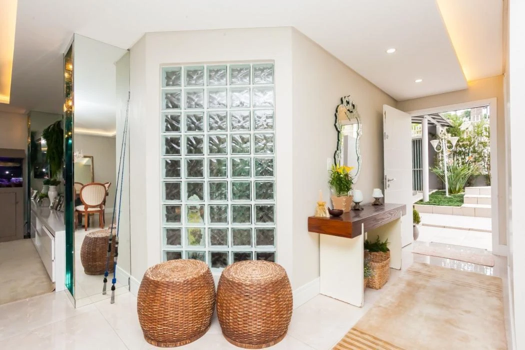 4-bedroom house with floor-to-ceiling windows — photo 20