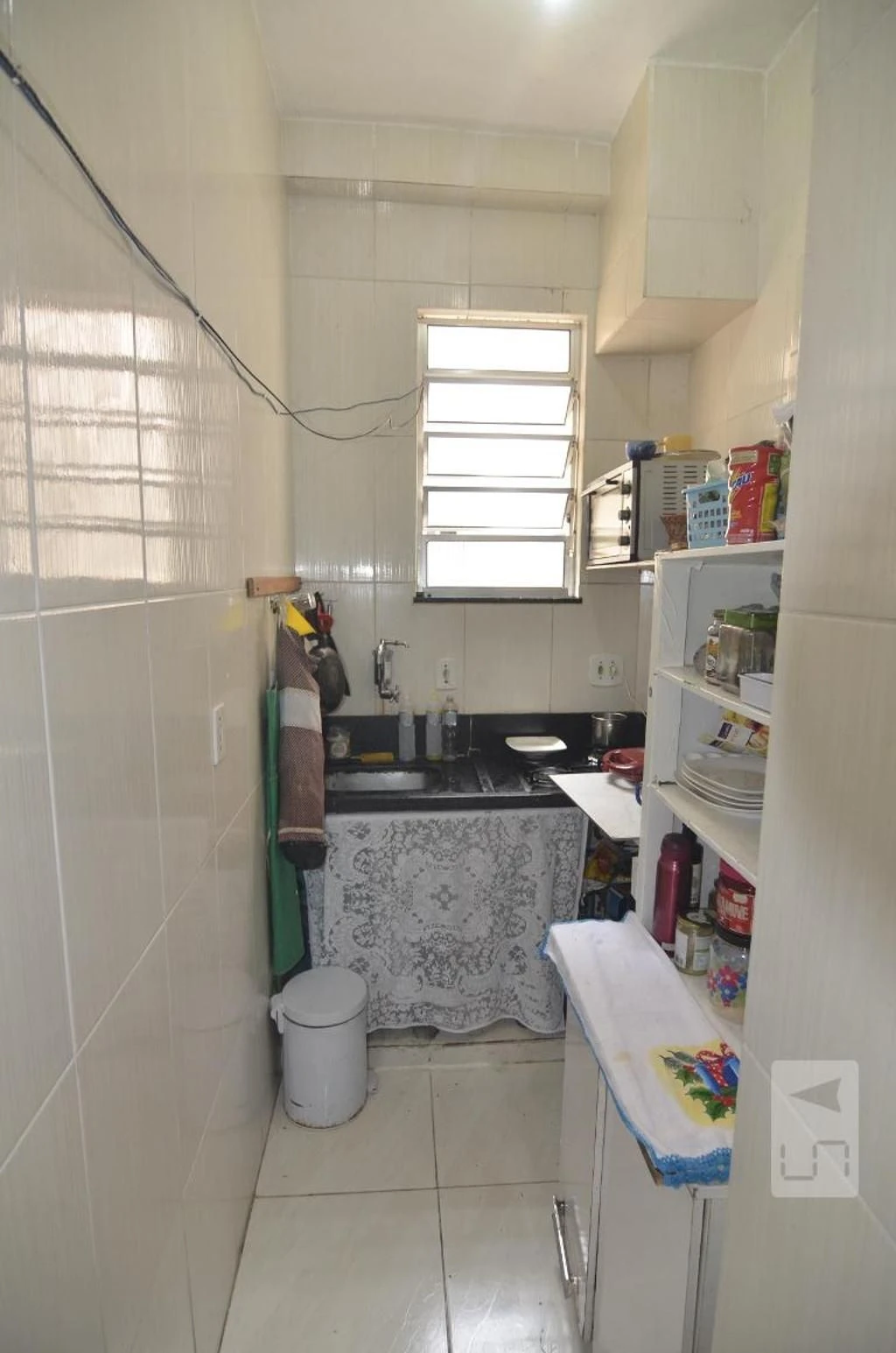 Furnished 1-bedroom apartment with a gas stove kitchen — photo 6