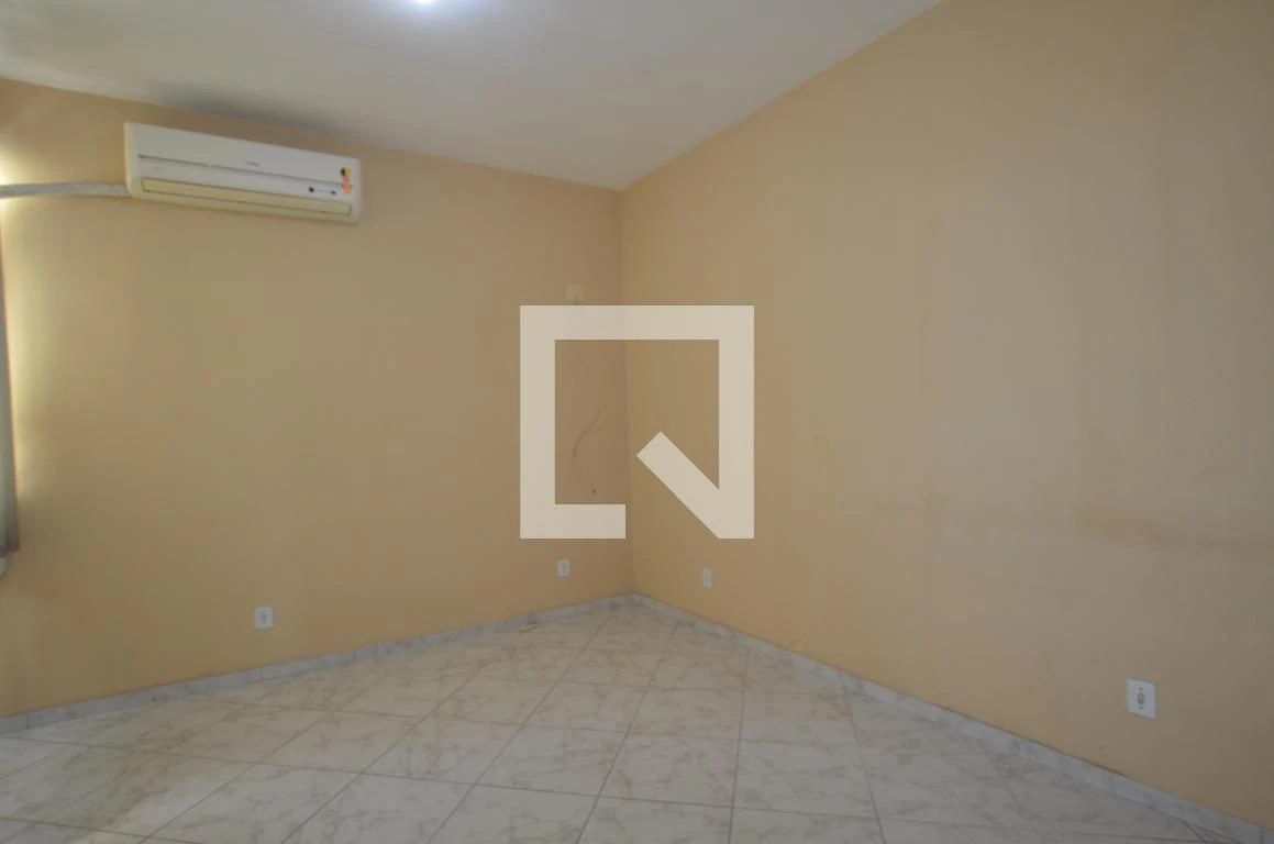 Casa sem mobília com 5 quartos e 5 banheiros — photo 9