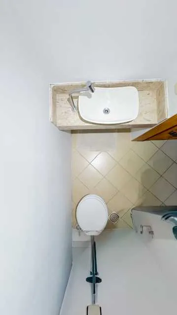 Furnished apartment, 300 m², with a glass-enclosed balcony — photo 4