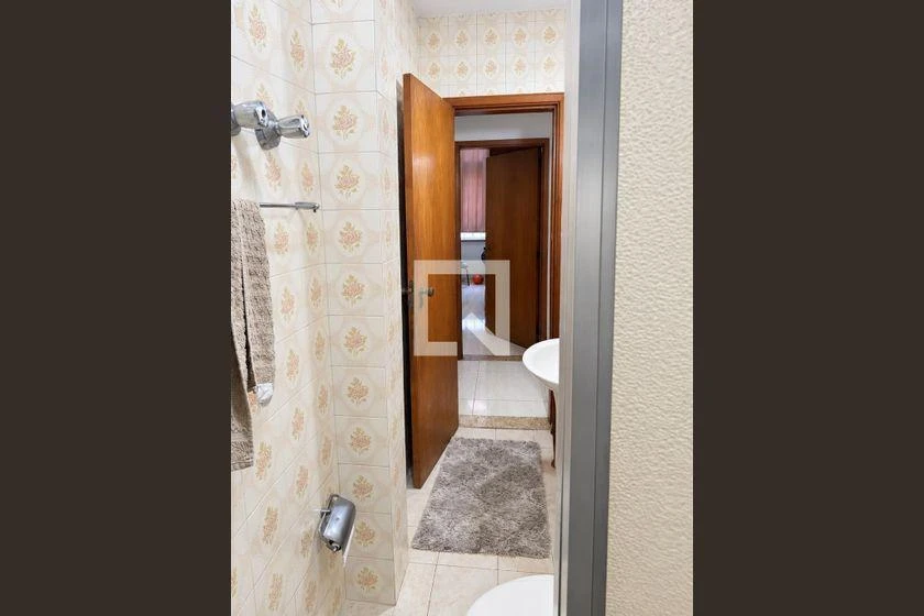 Walk-in closet in a 2-bedroom apartment, 63 m² — photo 9