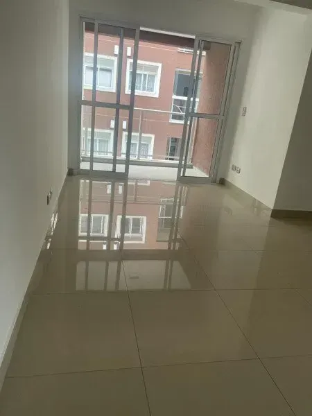 Квартира: 3 спальні, 1 з власною ванною кімнатою, 70 м² — photo 11