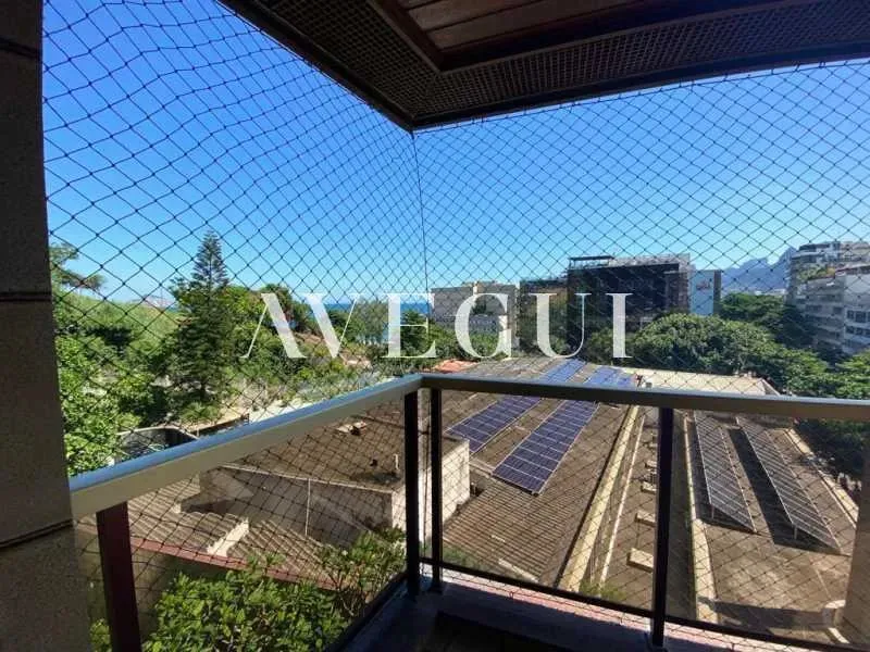 3-bedroom apartment with 4 bathrooms and a balcony — photo 5
