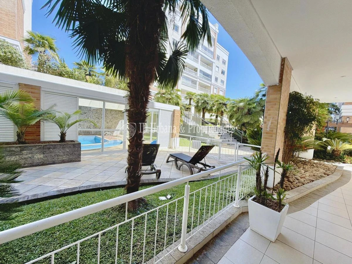 3-bedroom apartment in a building with a pool — photo 48