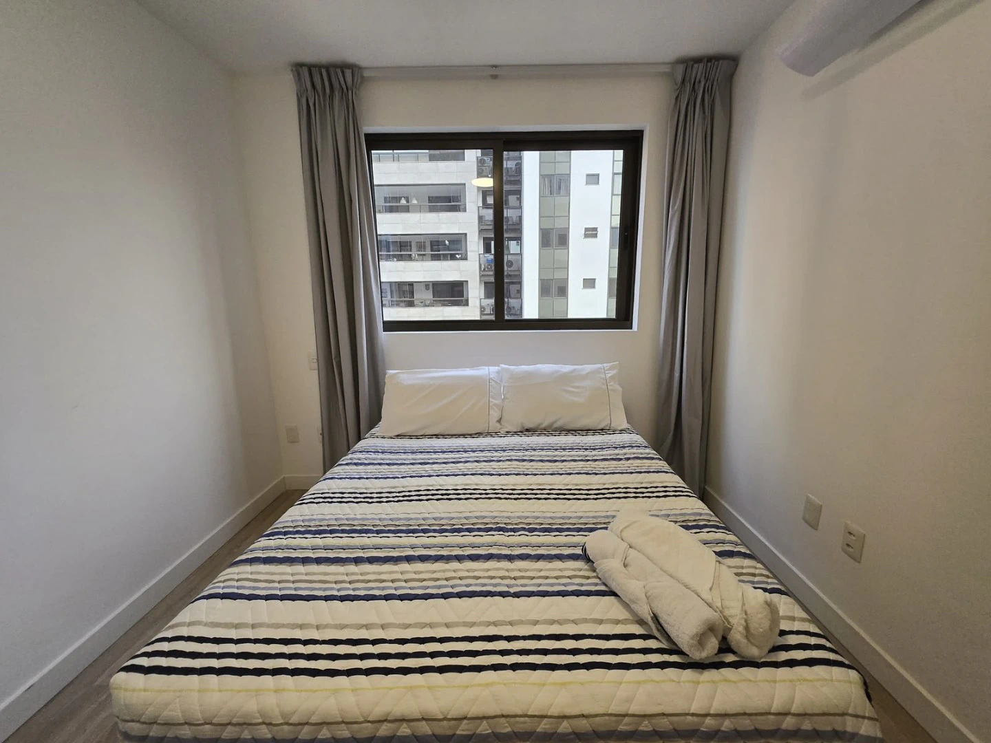3-bedroom apartment with 3 en-suite baths and 4 total — photo 11