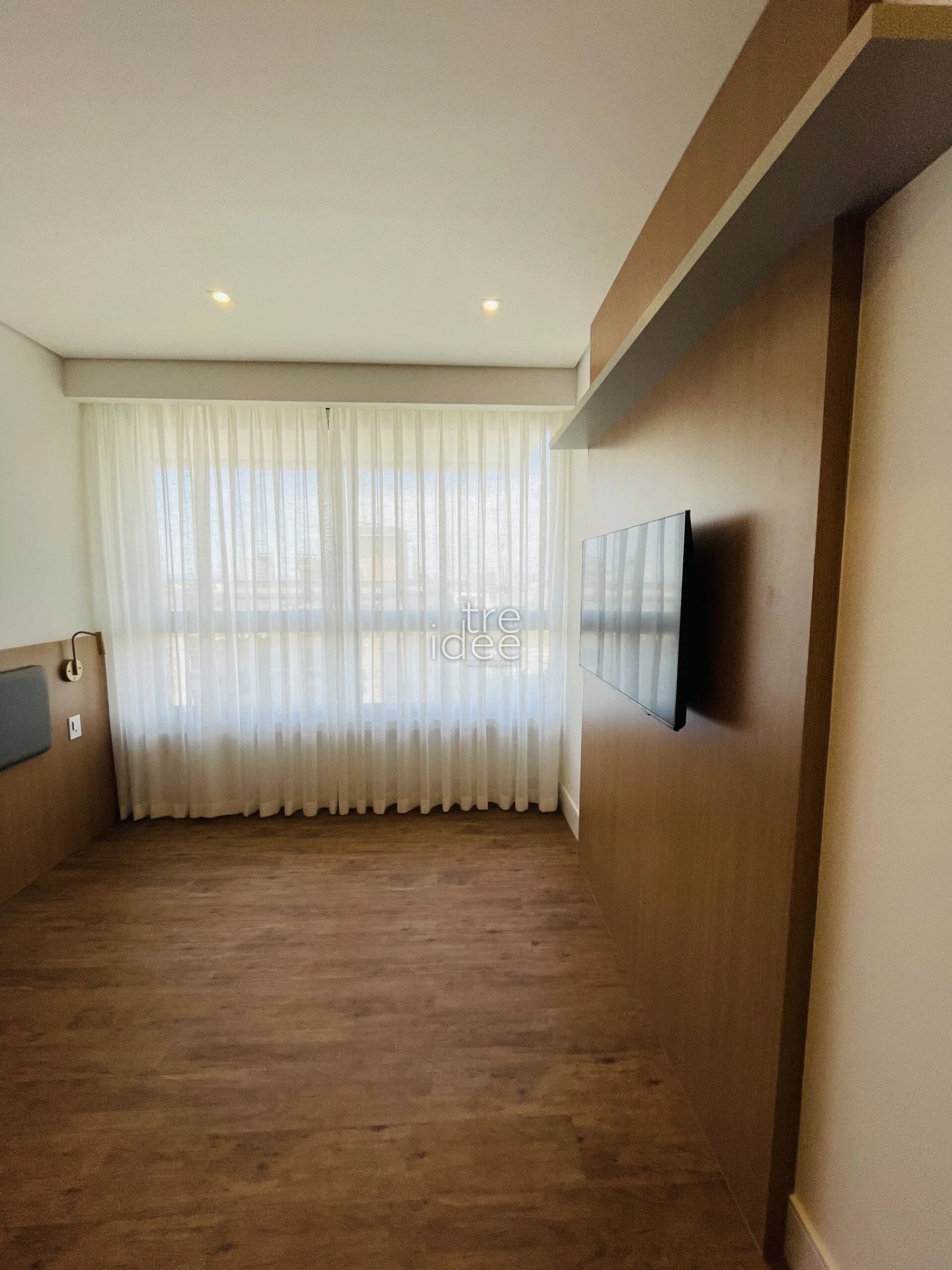 2-bedroom apartment with a washing machine — photo 26