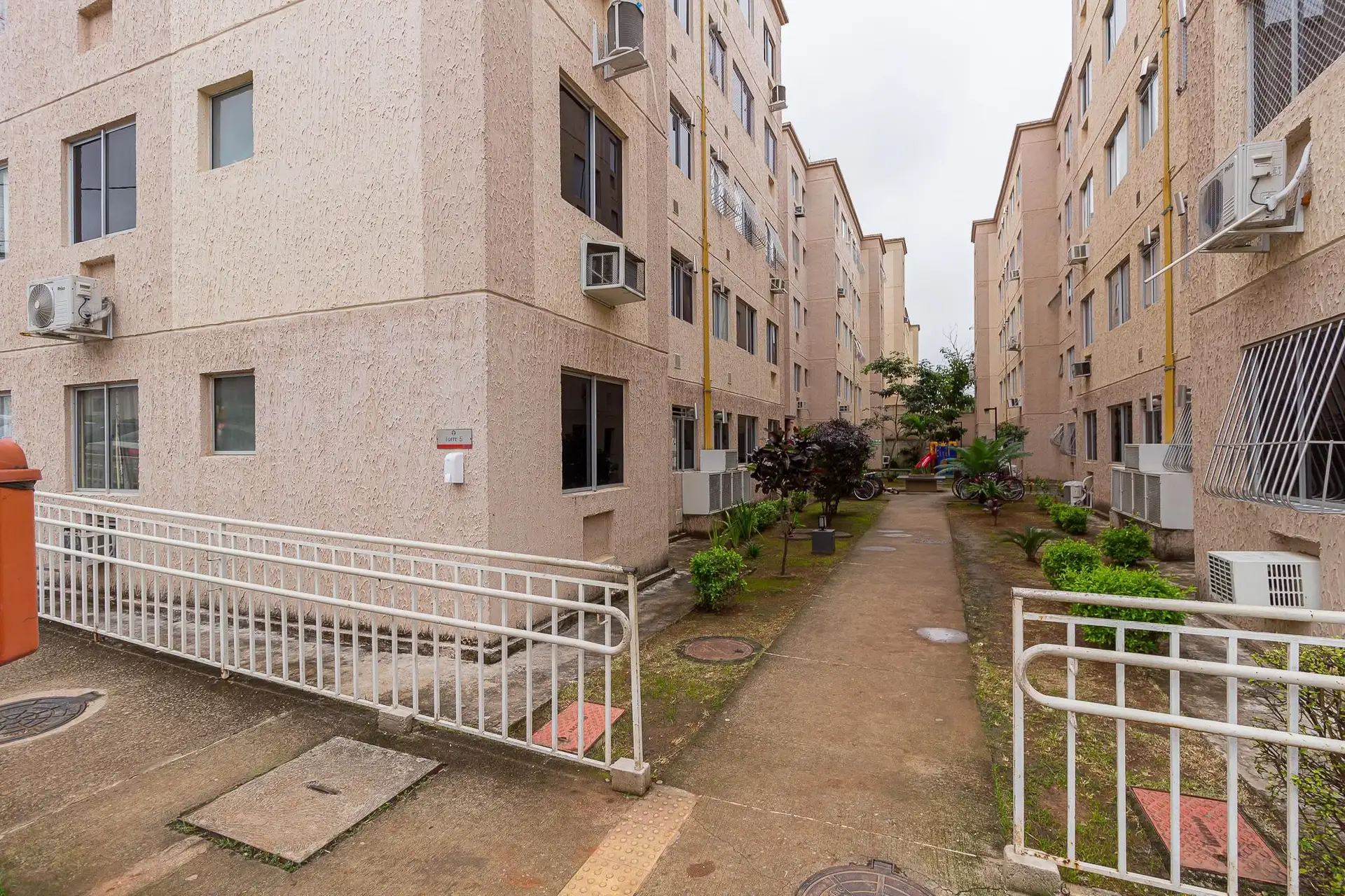 Unfurnished 2-bedroom apartment with 1 parking space — photo 36