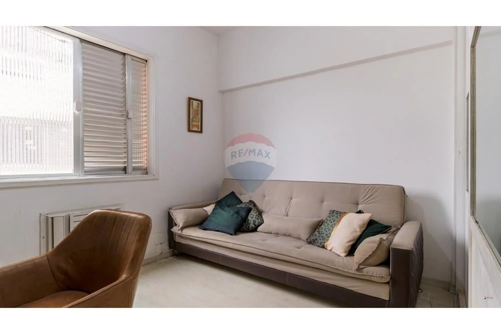 Furnished 3-bedroom apartment with a ready workspace — photo 17