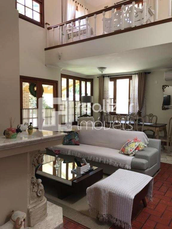 Casa de 4 quartos com jardim privativo e 243 m² — photo 4