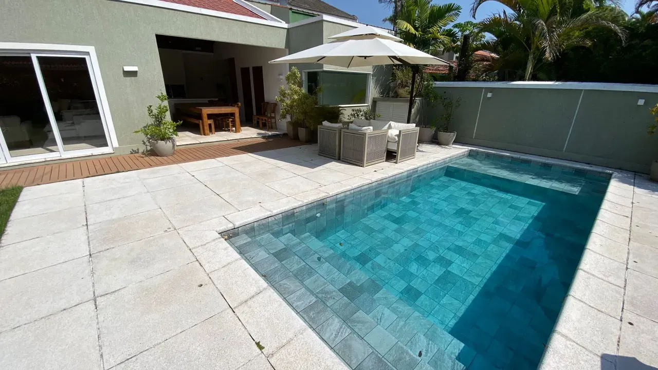 500 m² house with 4 bedrooms and a terrace — photo 3