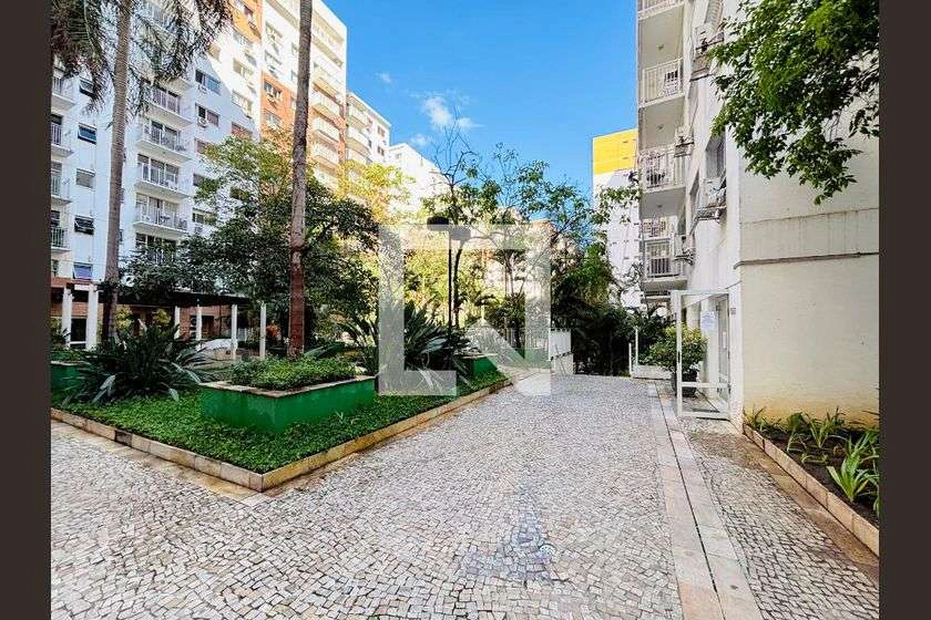 1-bedroom apartment with an open kitchen and balcony — photo 21