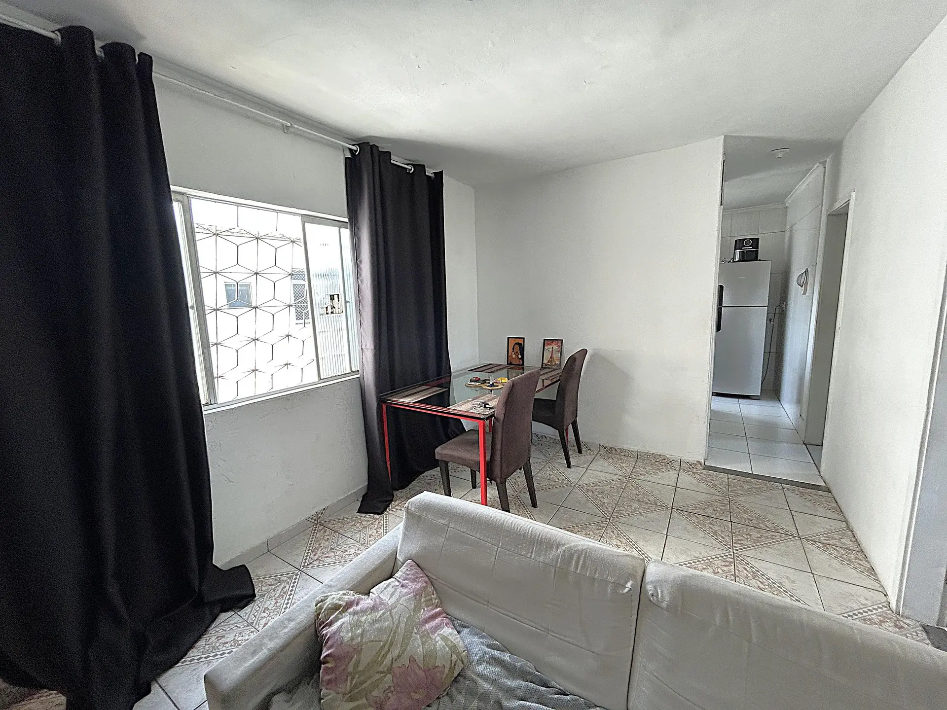 Furnished 2-bedroom apartment with building party room — photo 30