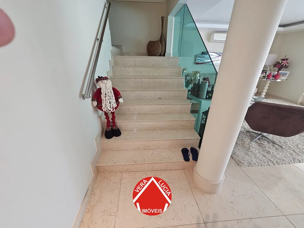 Furnished 600 m² house with 6 en-suite bedrooms — photo 21