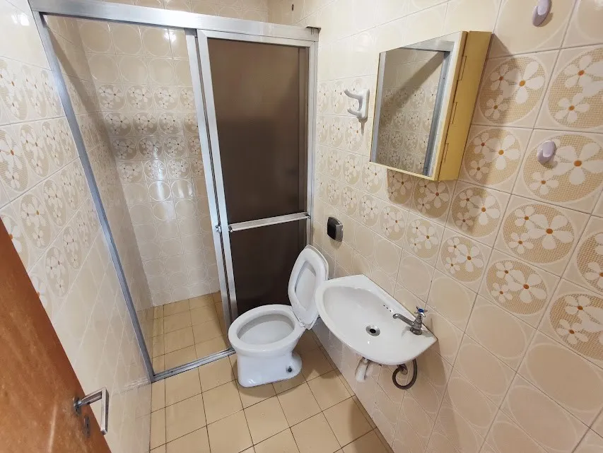 2-bedroom apartment with wood or laminate floors in Curitiba — photo 7