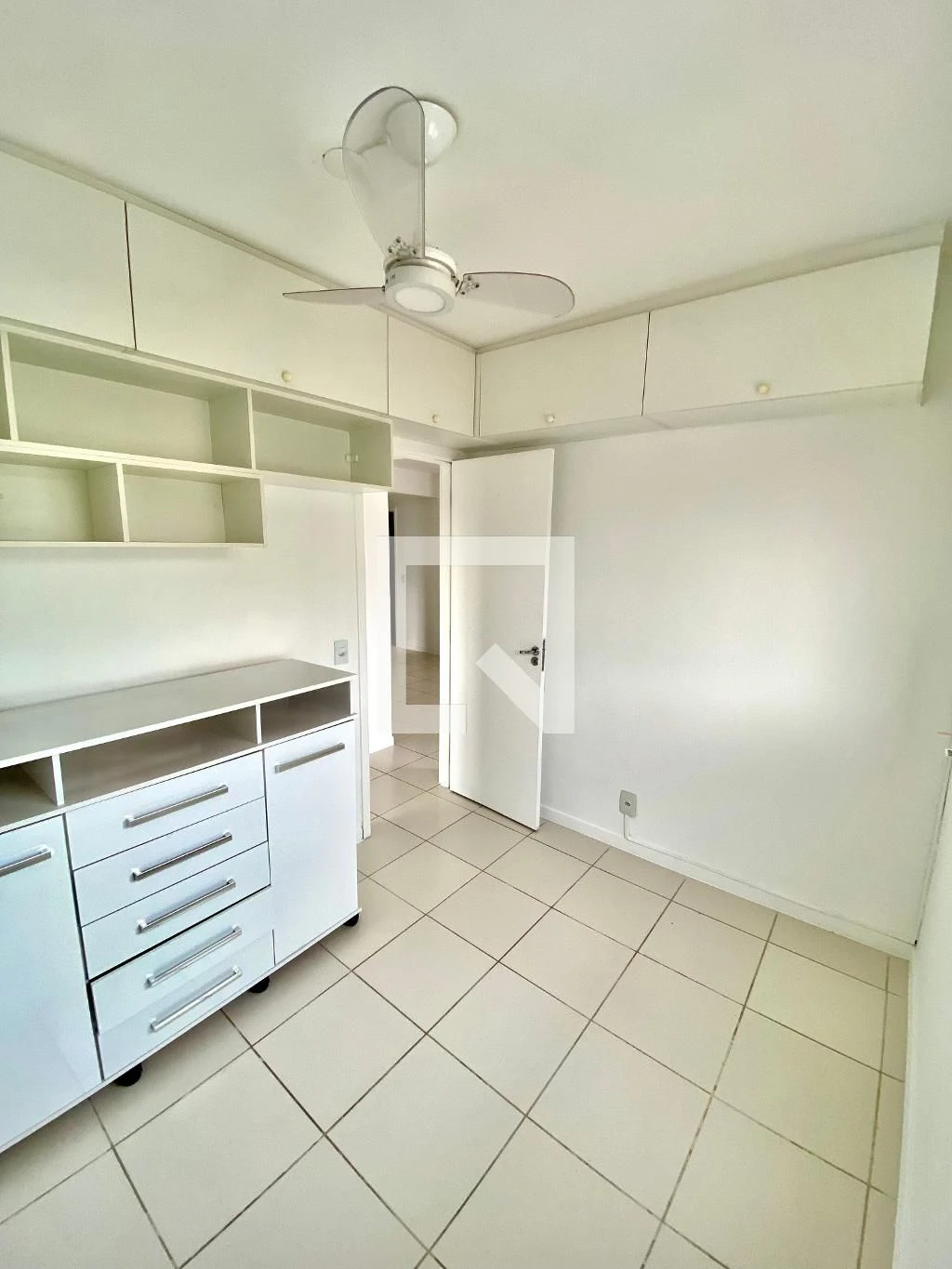 Apartamento de 2 quartos em condomínio com piscina — photo 3