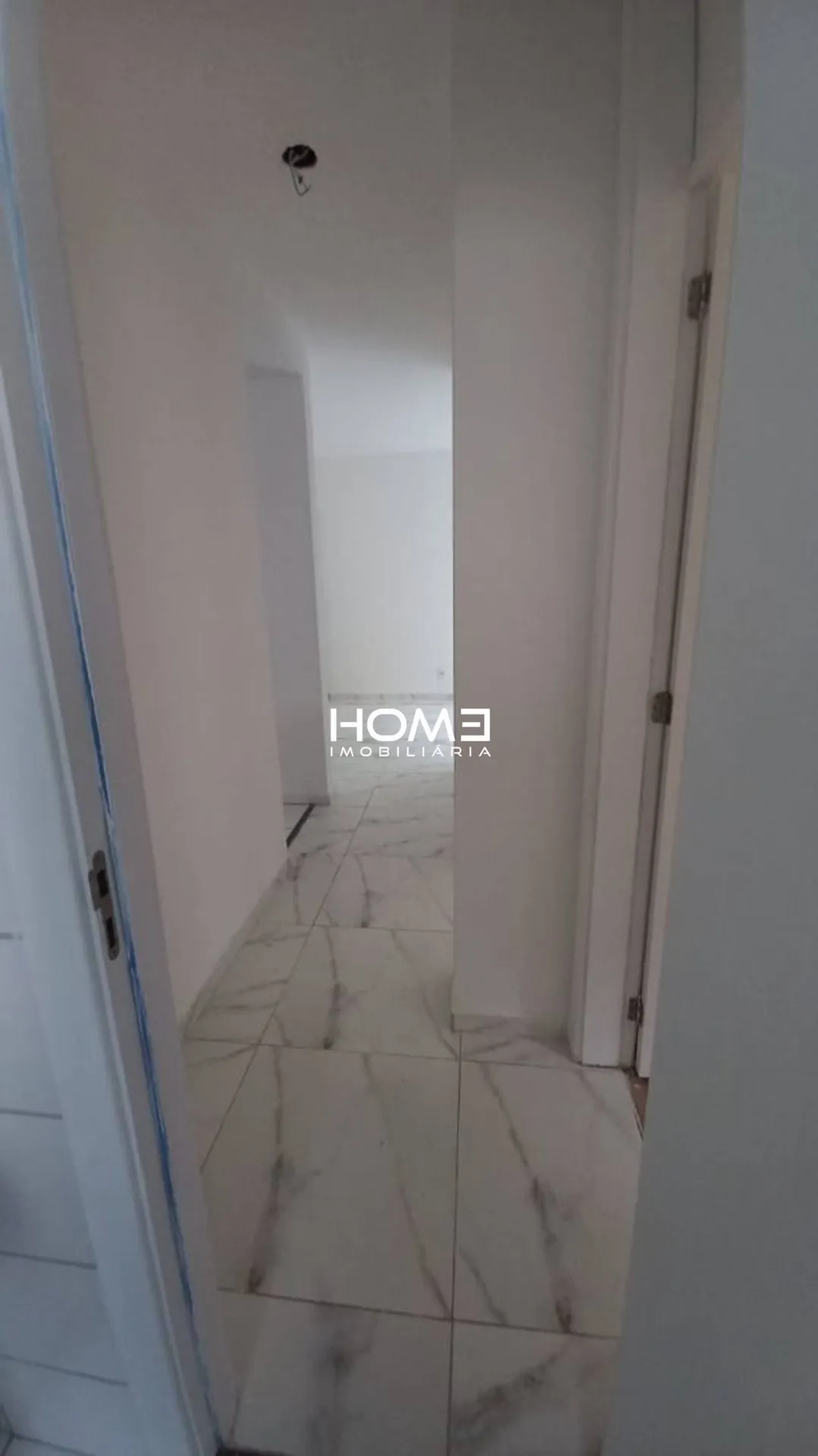 2-bedroom apartment with a mountain view — photo 10