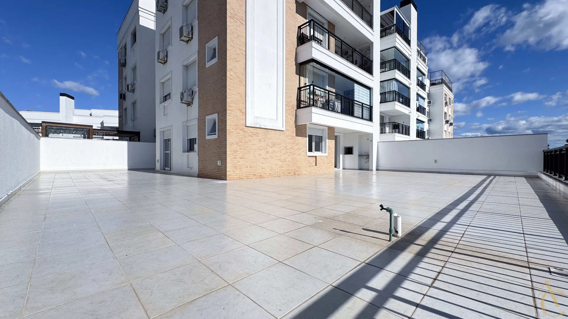 Unfurnished apartment with 3 bedrooms and balcony grill — photo 4