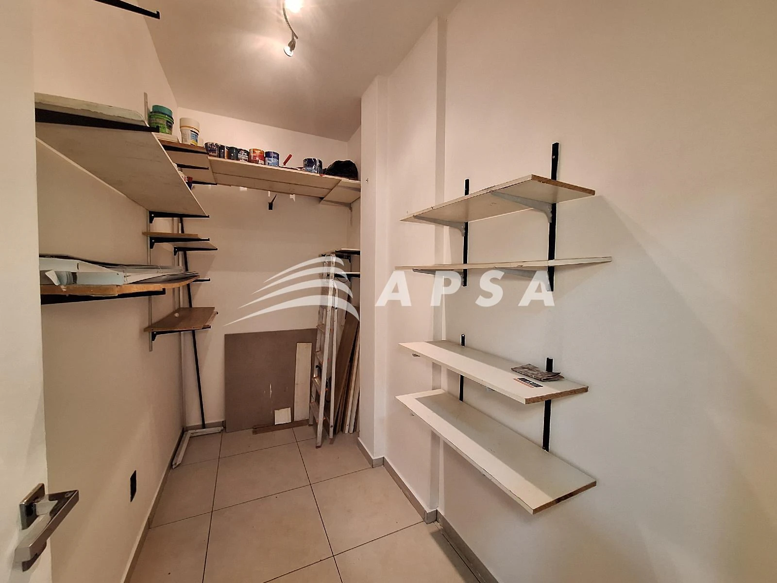210 m² apartment with an open-plan gas kitchen — photo 17