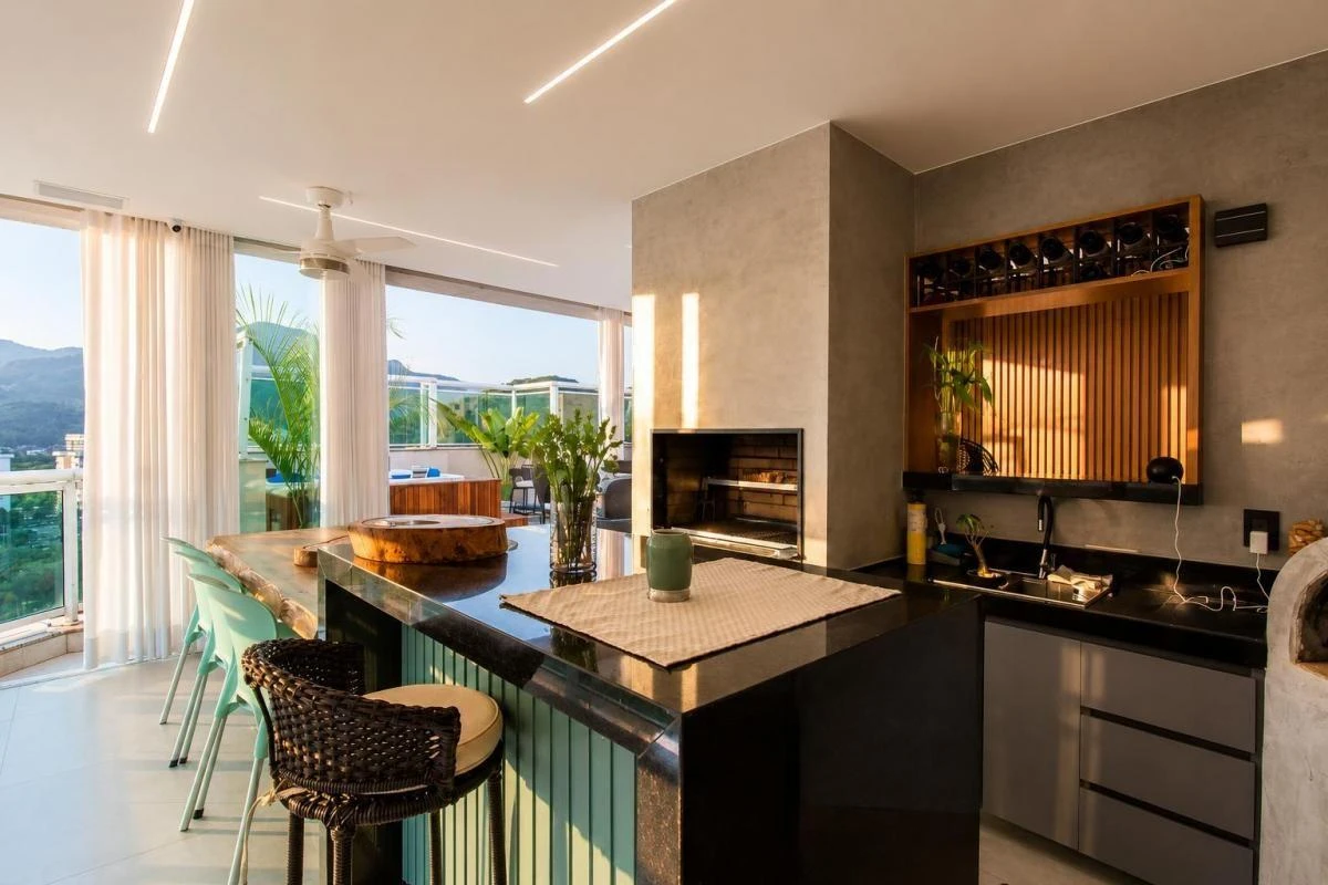 Furnished 189 m² apartment with 3 en-suite bedrooms and 2 parking — photo 12