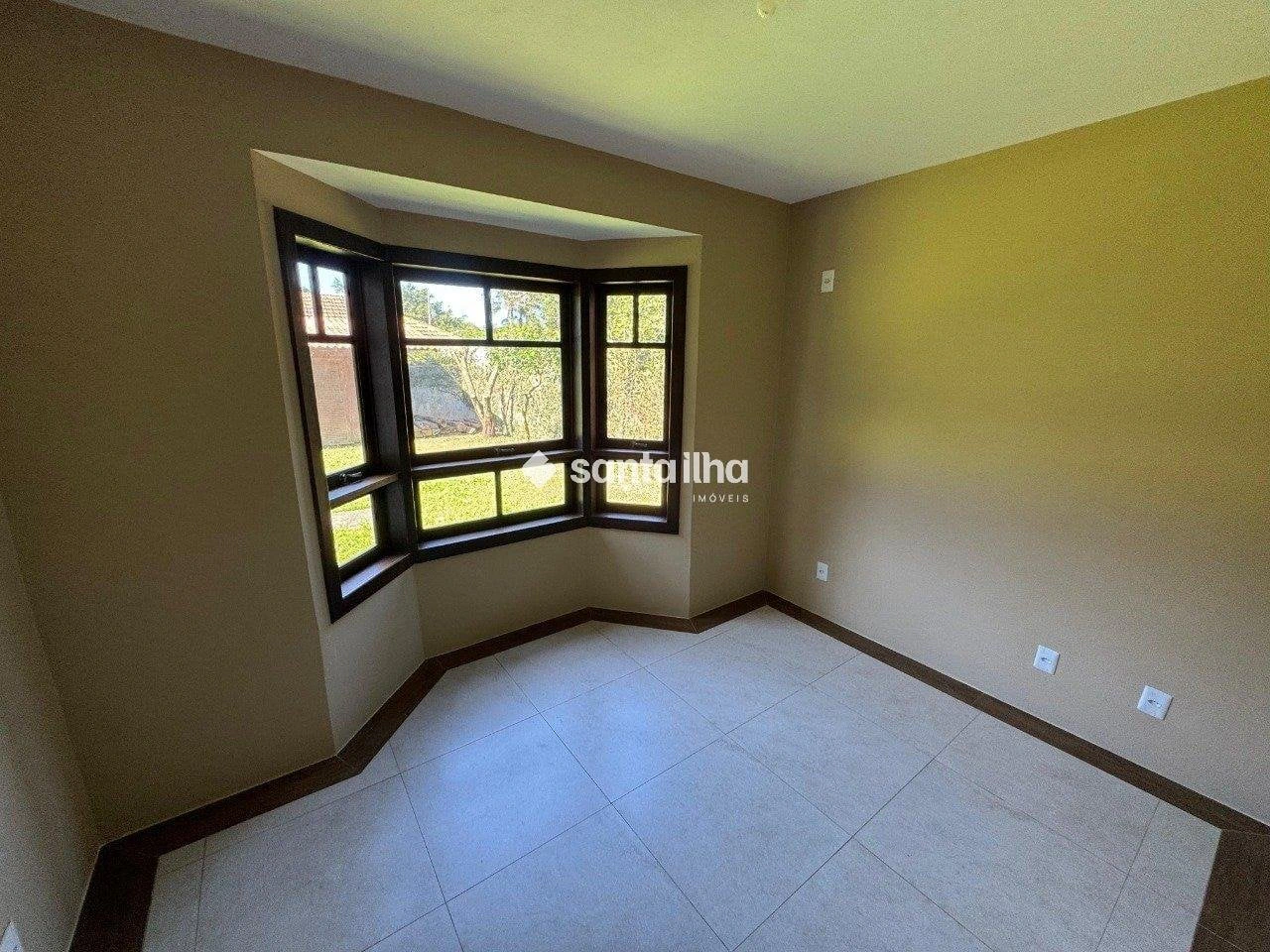 220 m² house with a garden and a home office — photo 22