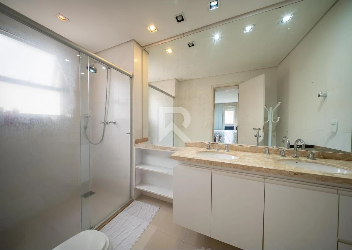 Балкон з грилем та 4 спальні: квартира 186 м² — photo 4