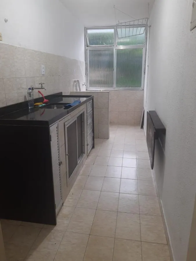 2-bedroom apartment with enclosed kitchen and 1 parking spot — photo 4