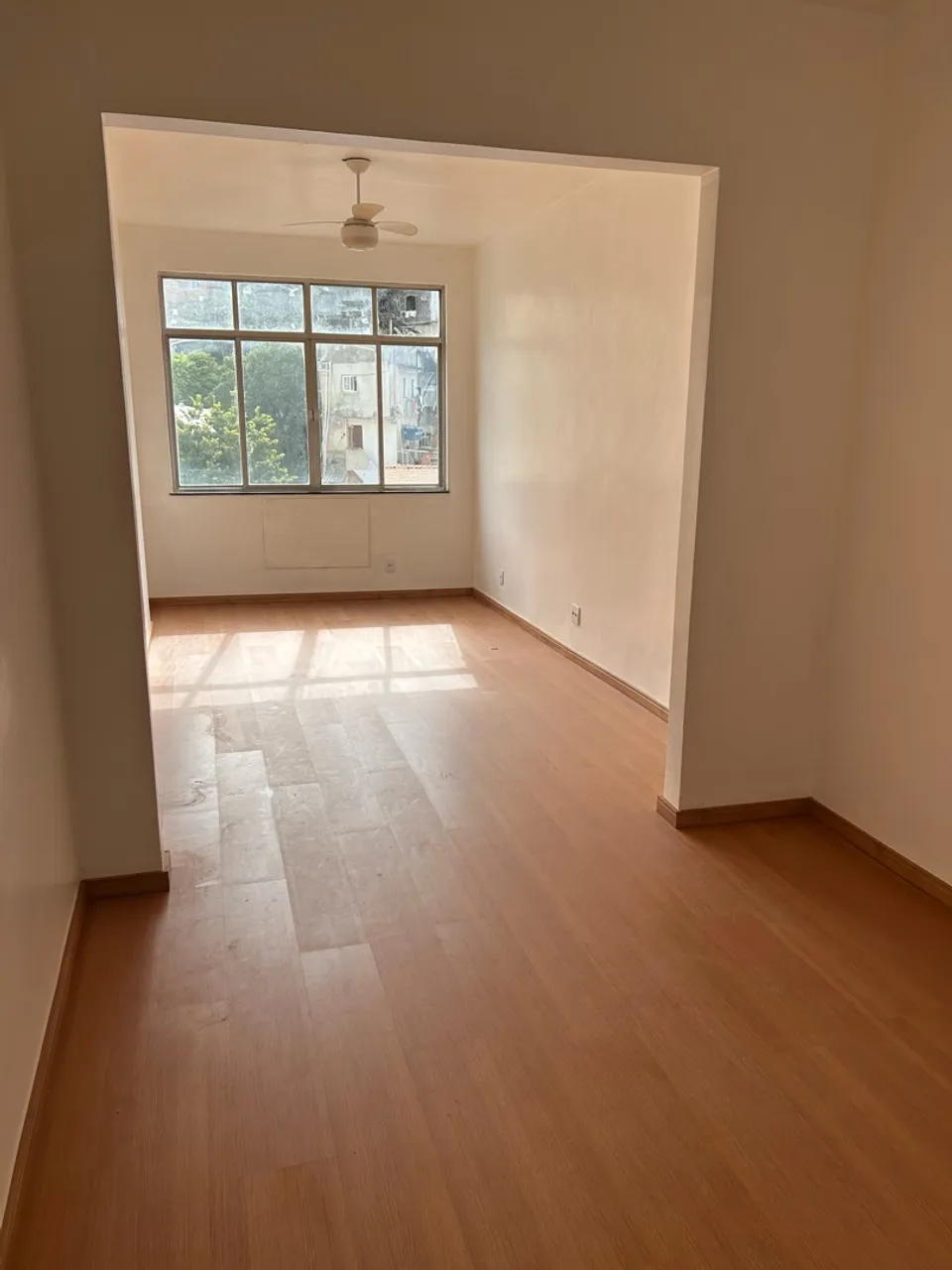 Apartment, 42 m², with wood or laminate floors — photo 3