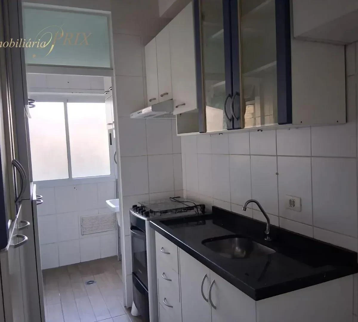 3-bedroom apartment with a glass-enclosed balcony — photo 2